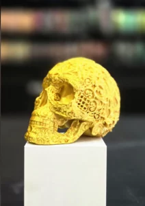 Tête de mort dorée imprimée en 3D, autre profil