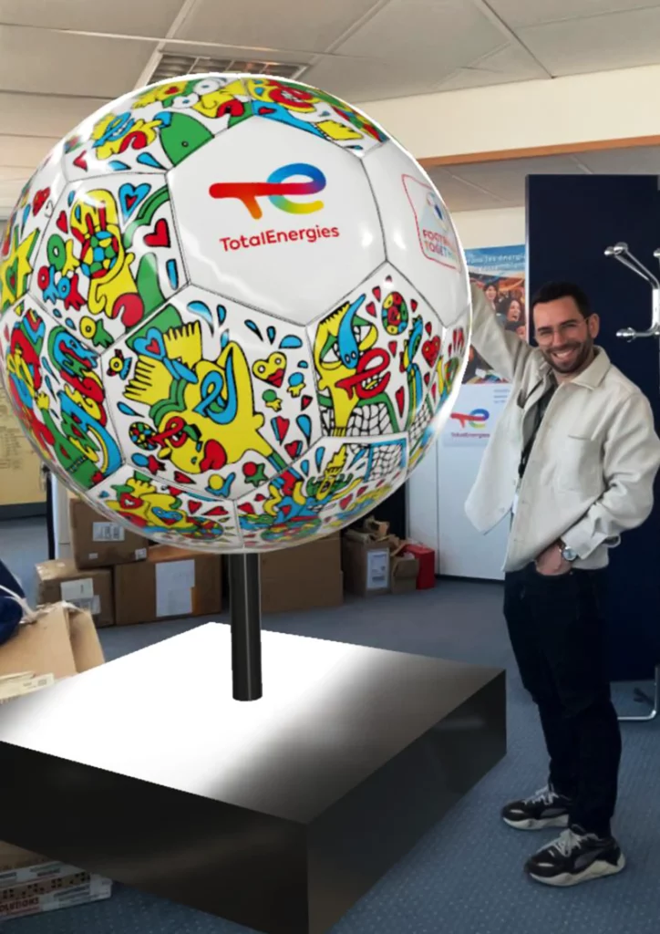 Ballon géant aux couleurs de TotalEnergies imprimé en 3D