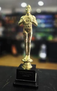 Statuette de trophée dorée imprimée en 3D