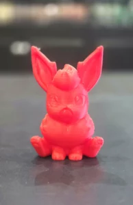 Figurine de créature de feu, vue de face