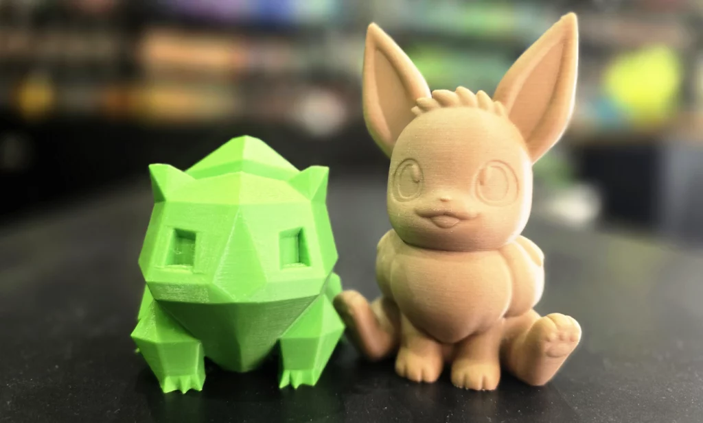 Duo de figurines de créatures imprimées en 3D
